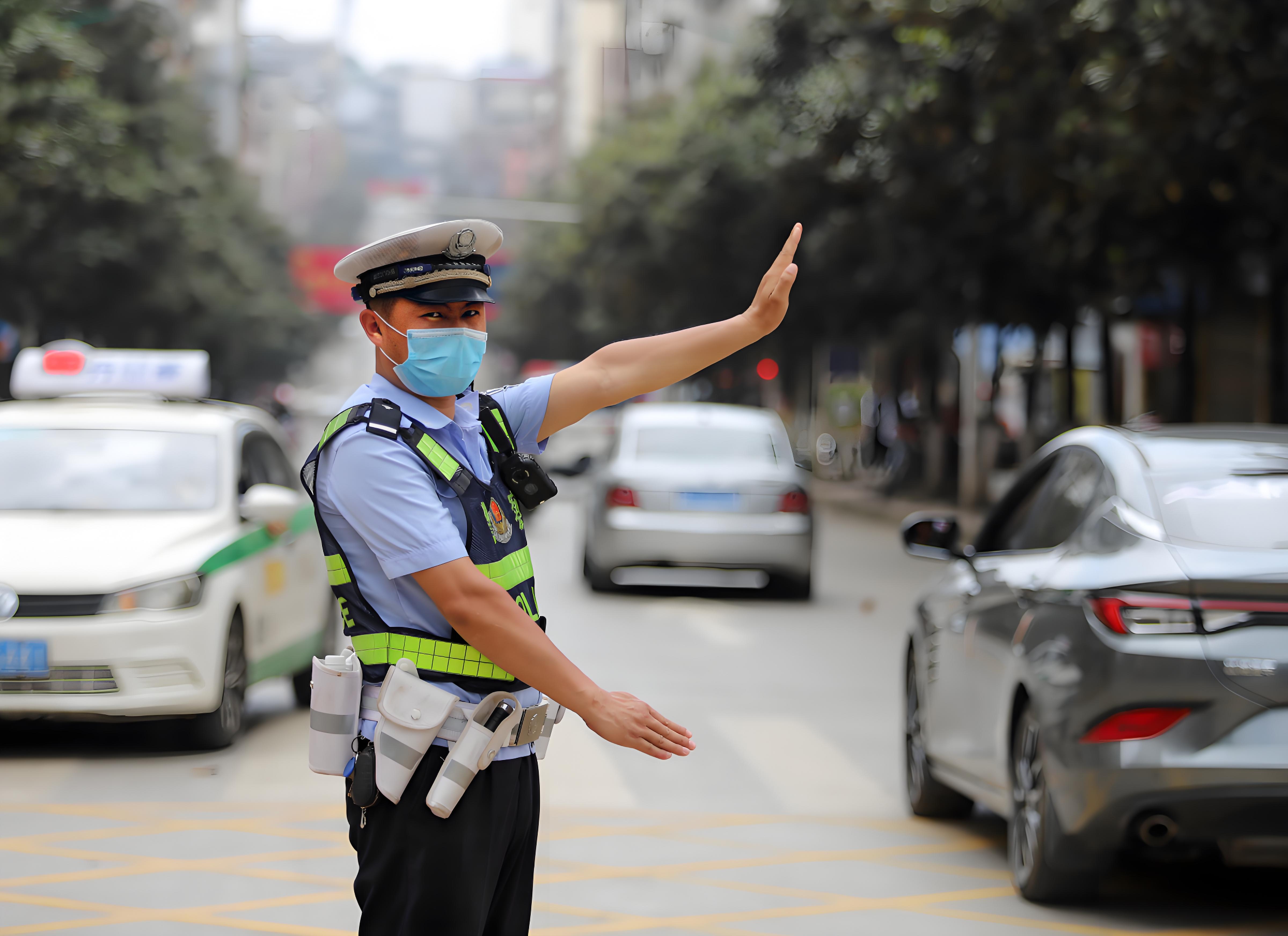 交警反光背心厂家：守护安全的幕后力量