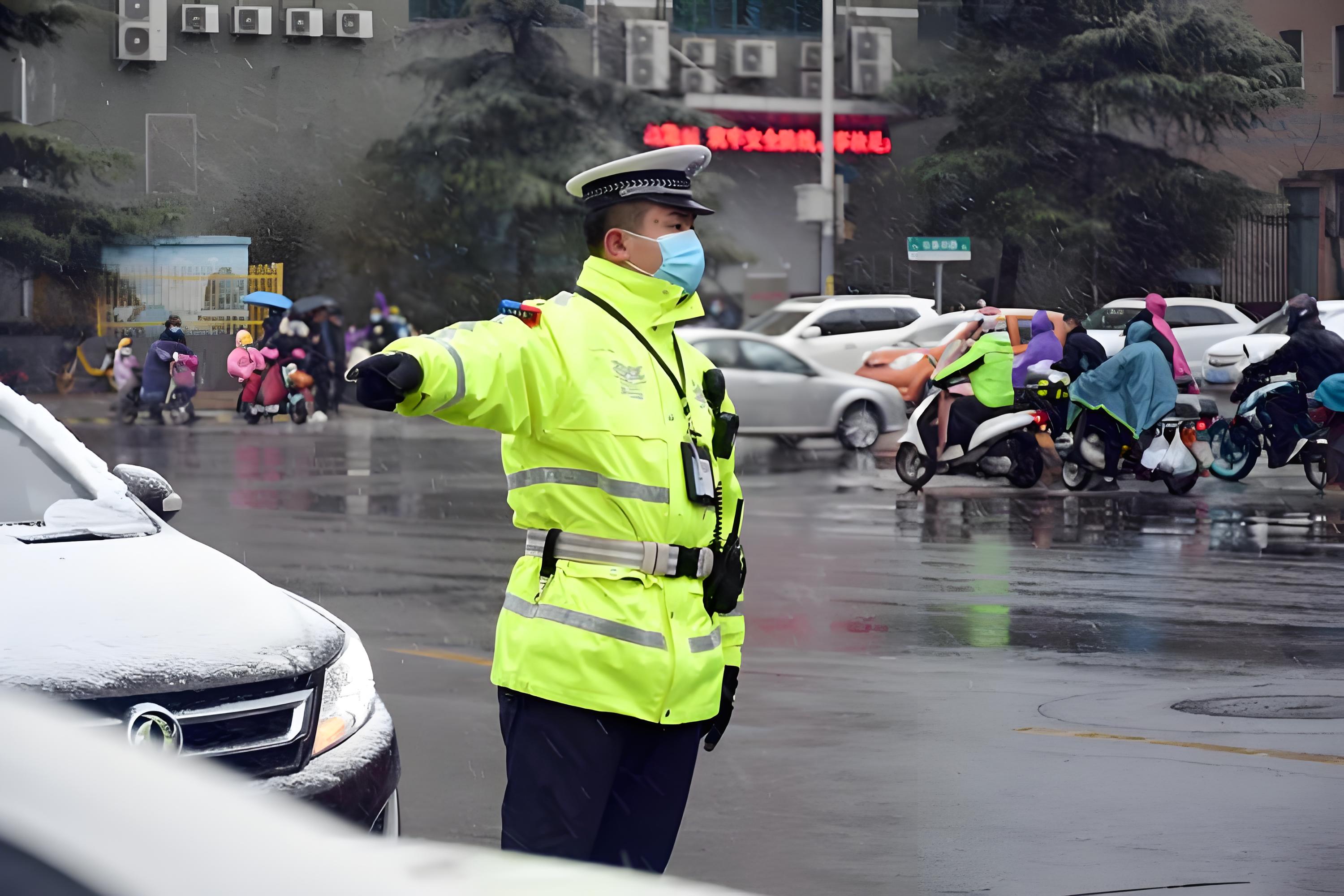 反光劳保服的重要性：守护作业人员生命安全