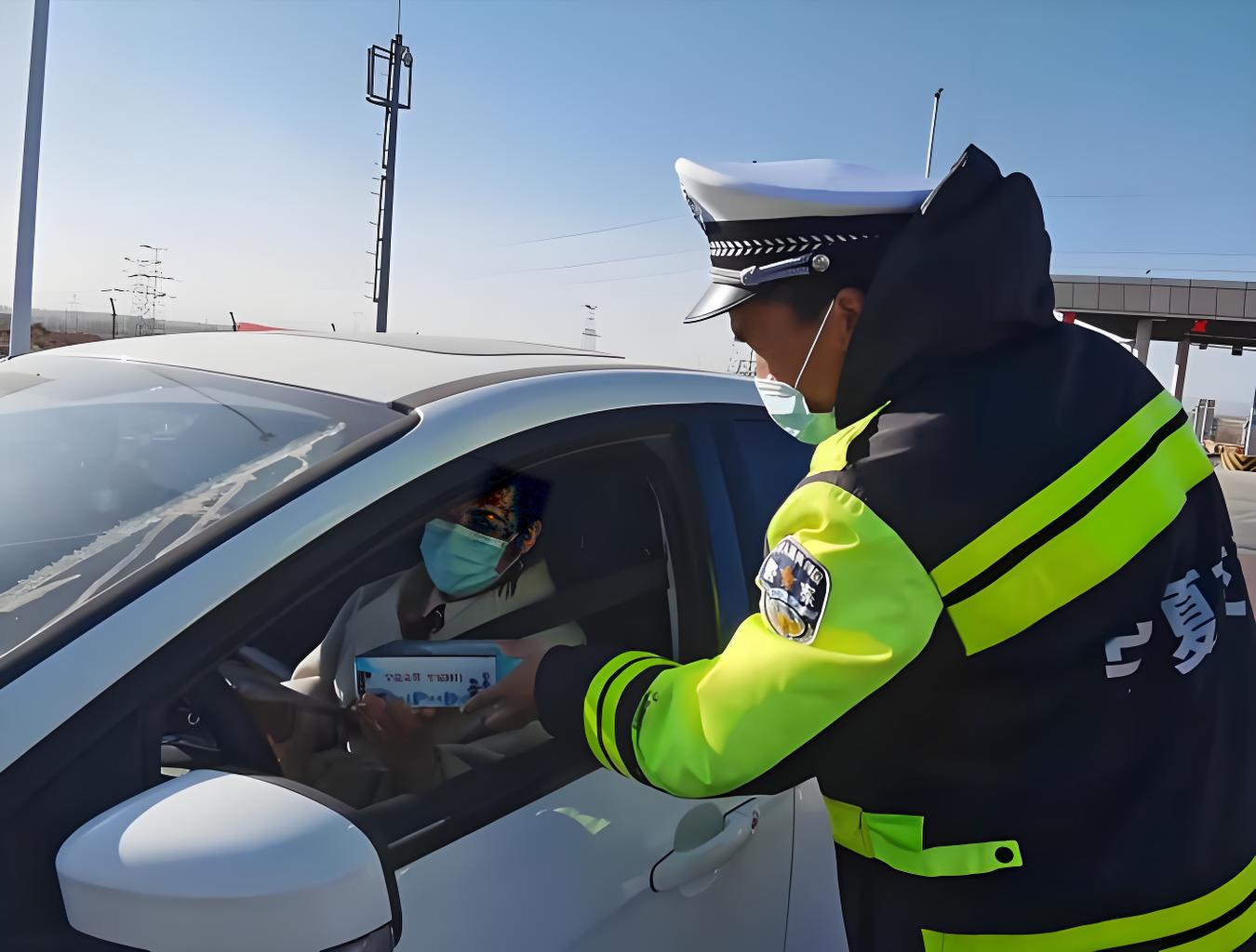 反光劳保服的核心材质解析
