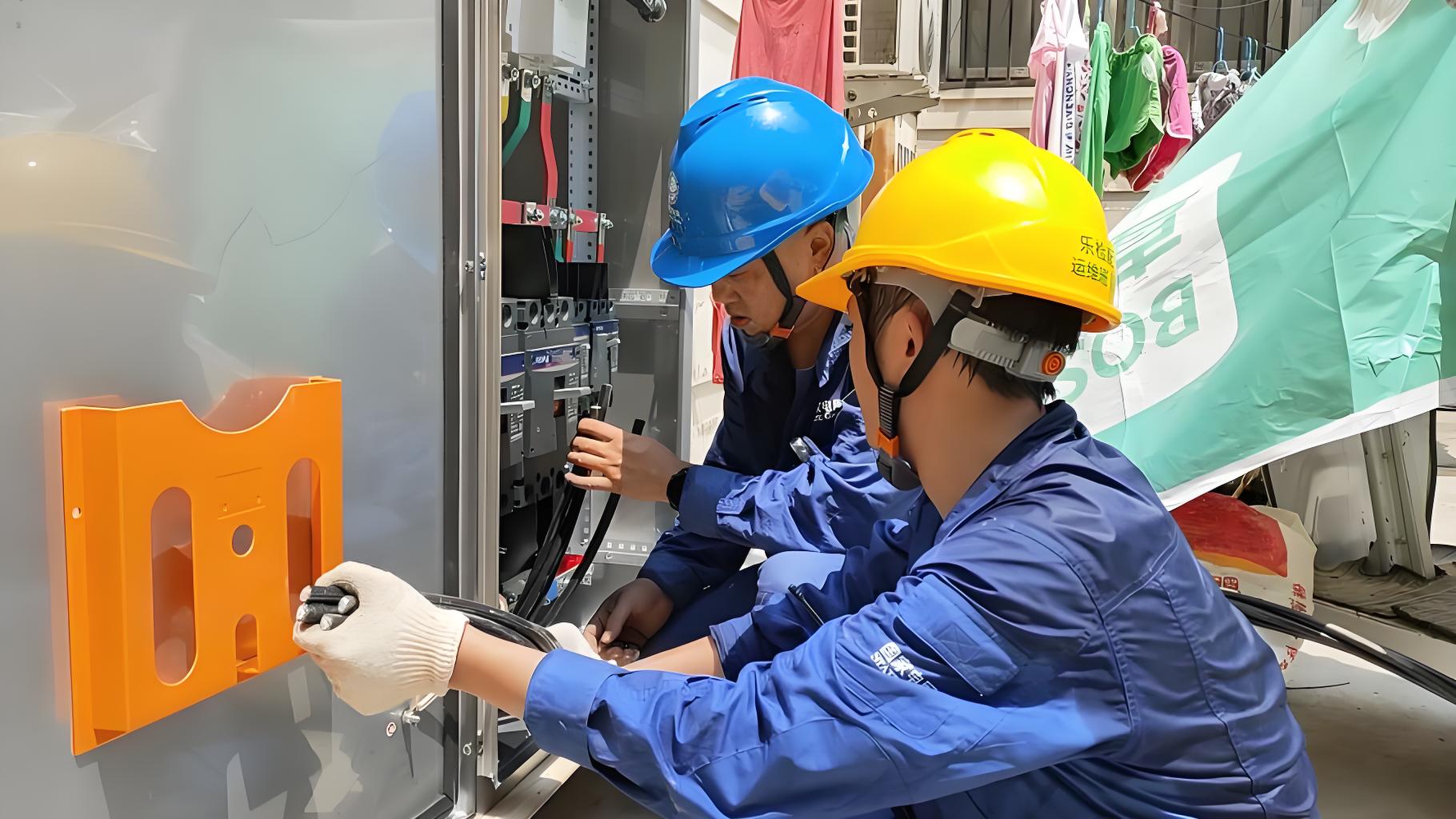 安全帽定制的重要性：提升安全性与企业形象