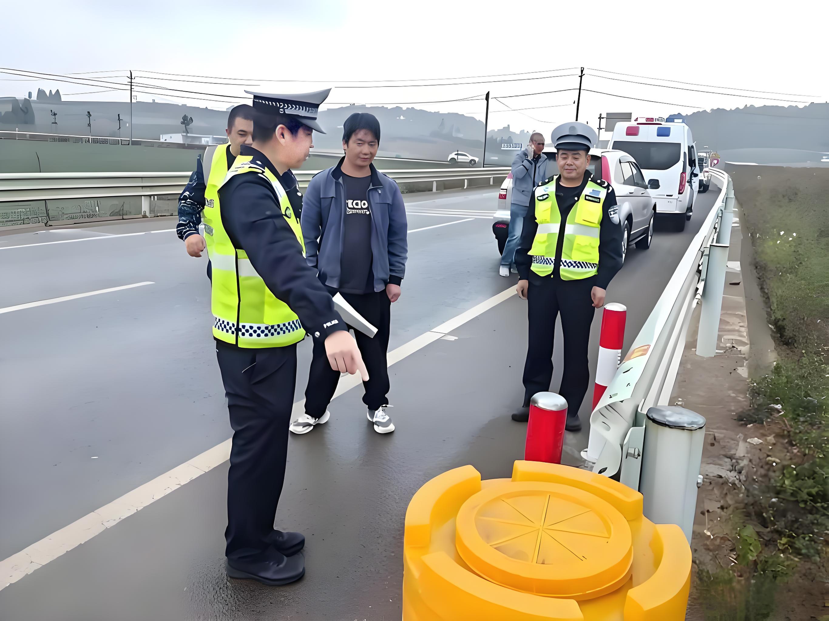 超低温防护！防冻-30°C交警反光背心核心要点