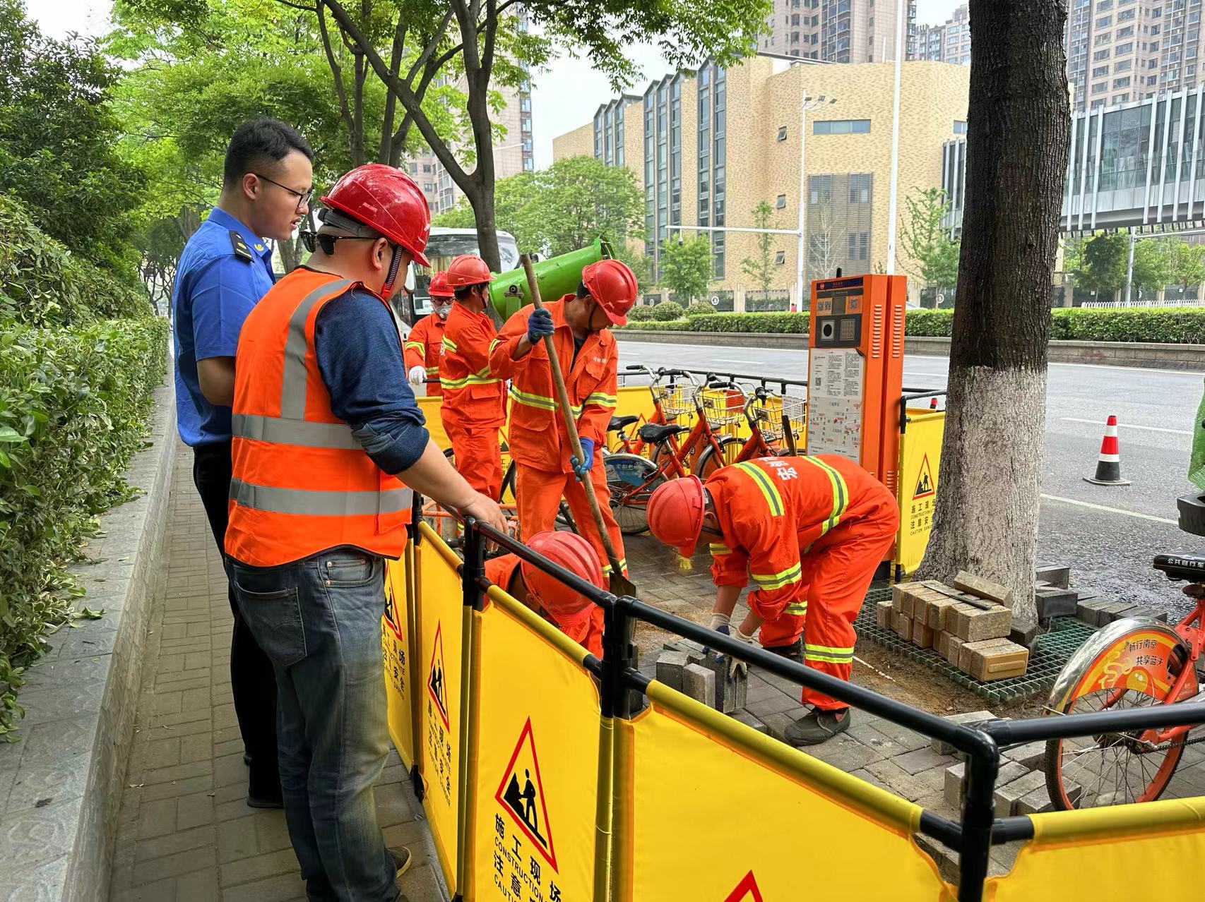 守护生命安全的防线：安全反光背心厂家的重要性分析