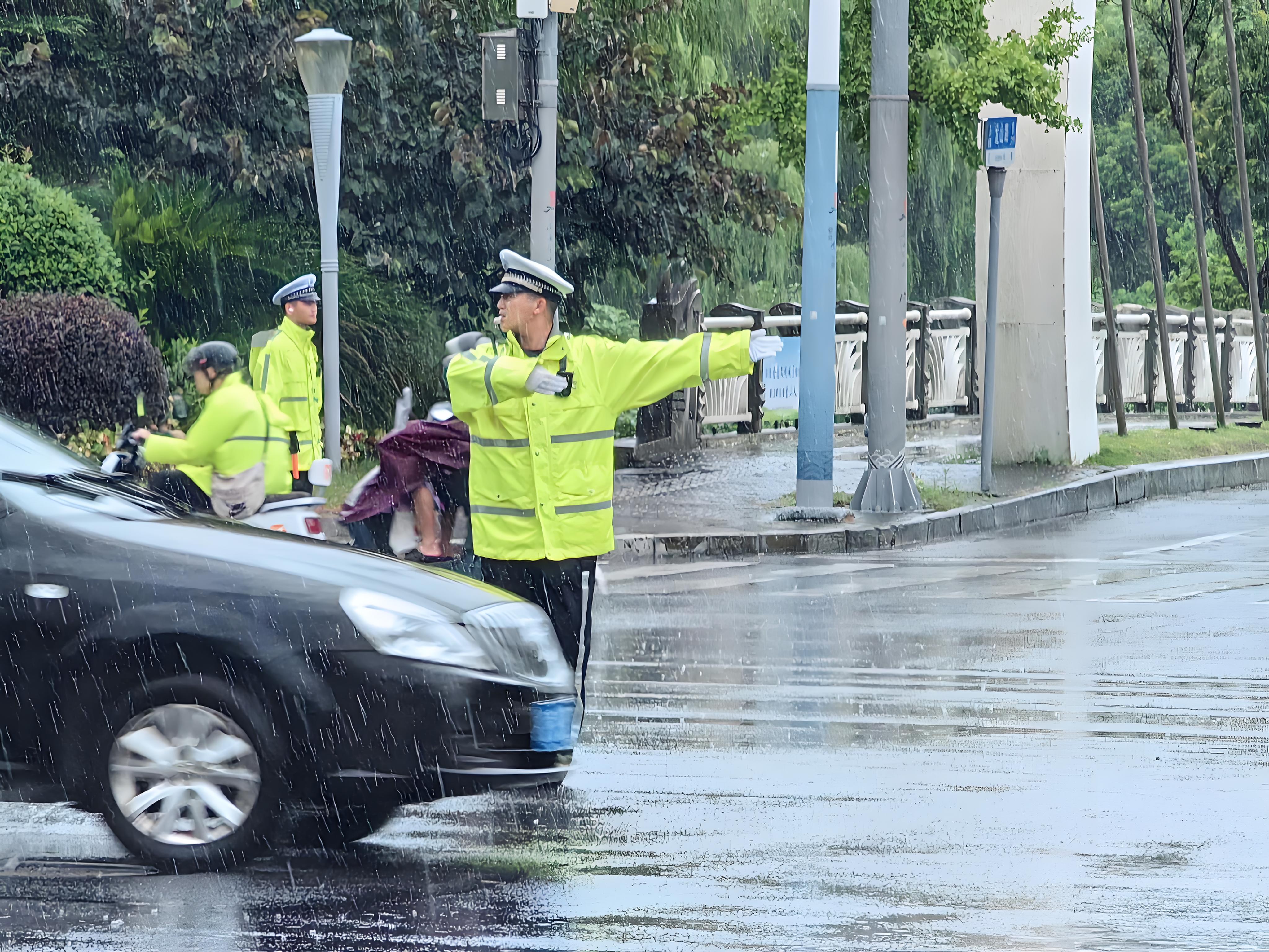 匠心制造：反光雨衣厂家的生产之道