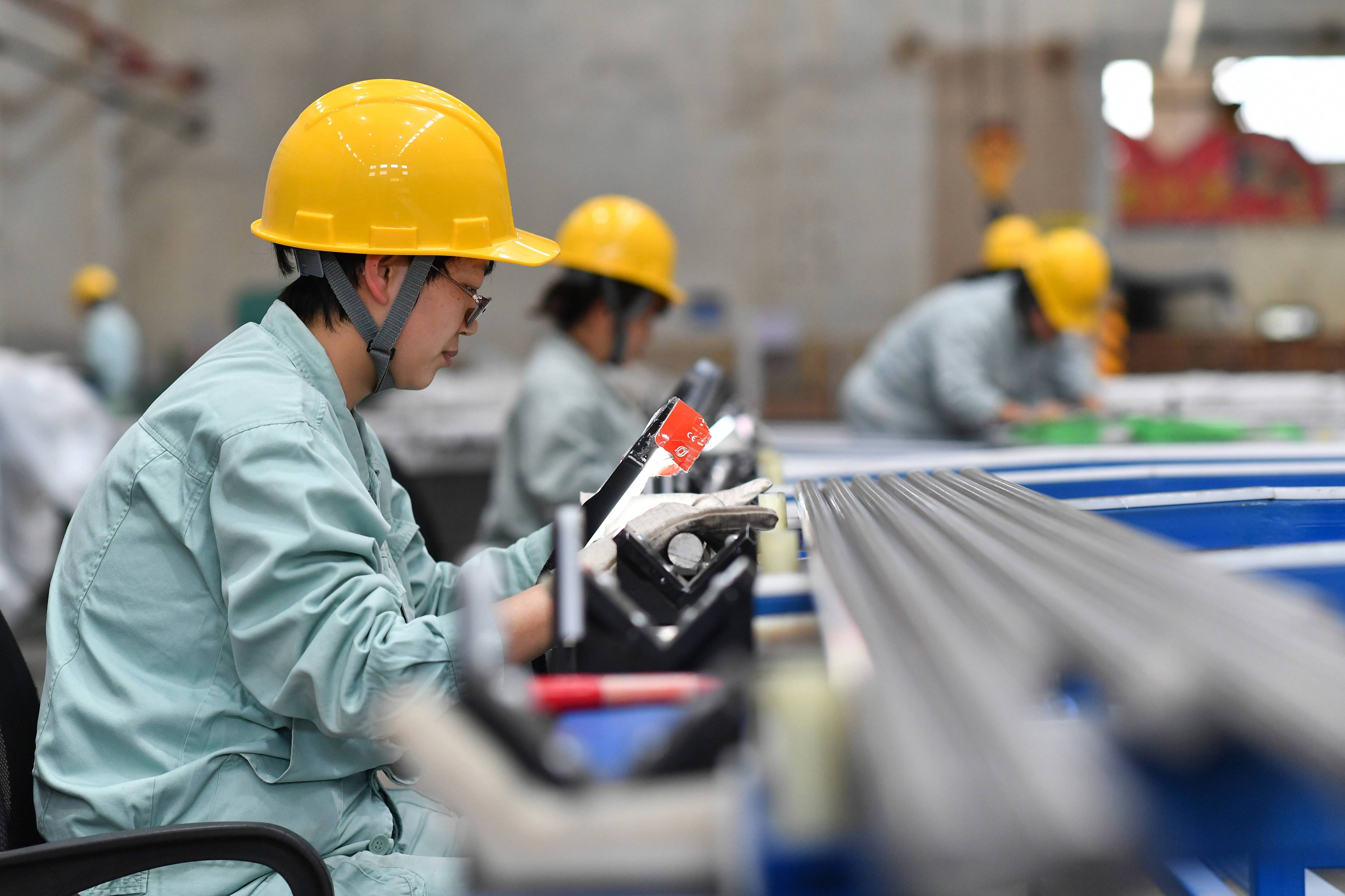 工业安全帽的实际应用场景：守护头部安全的最后防线