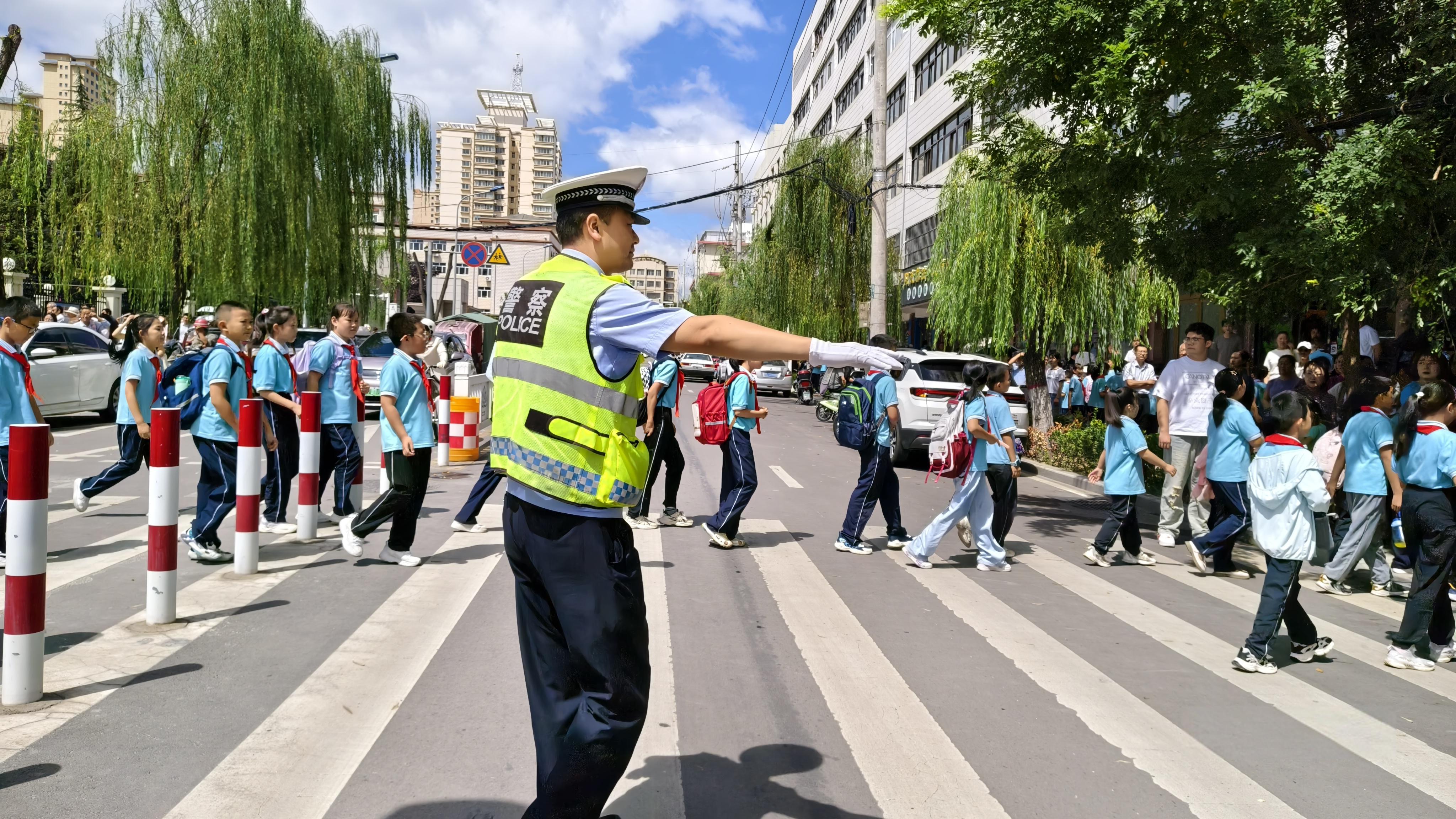 选择高质量的指挥反光马甲：专业标准
