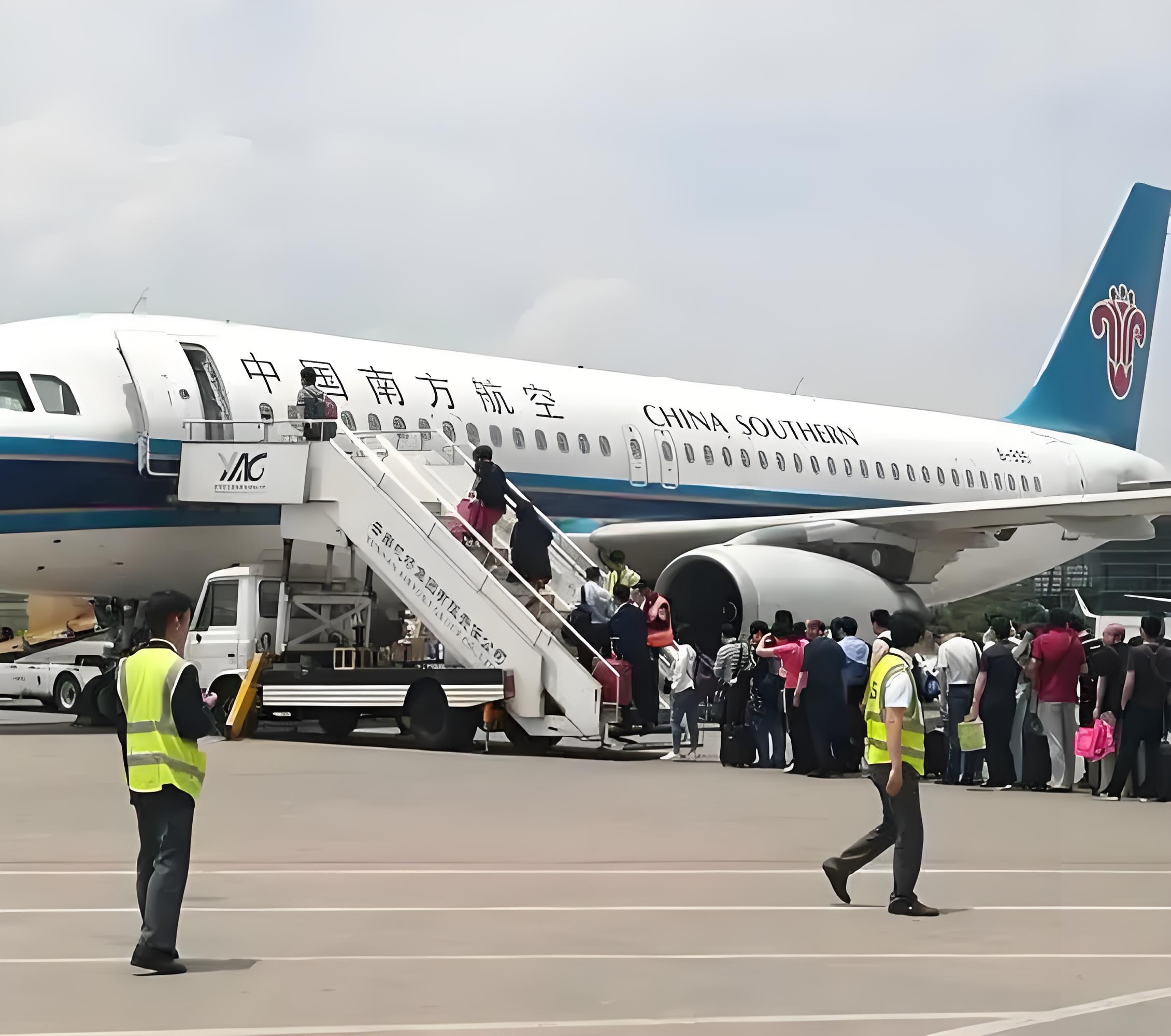 规范、安全、效率：解析中国国际航空采购反光背心的标准化流程