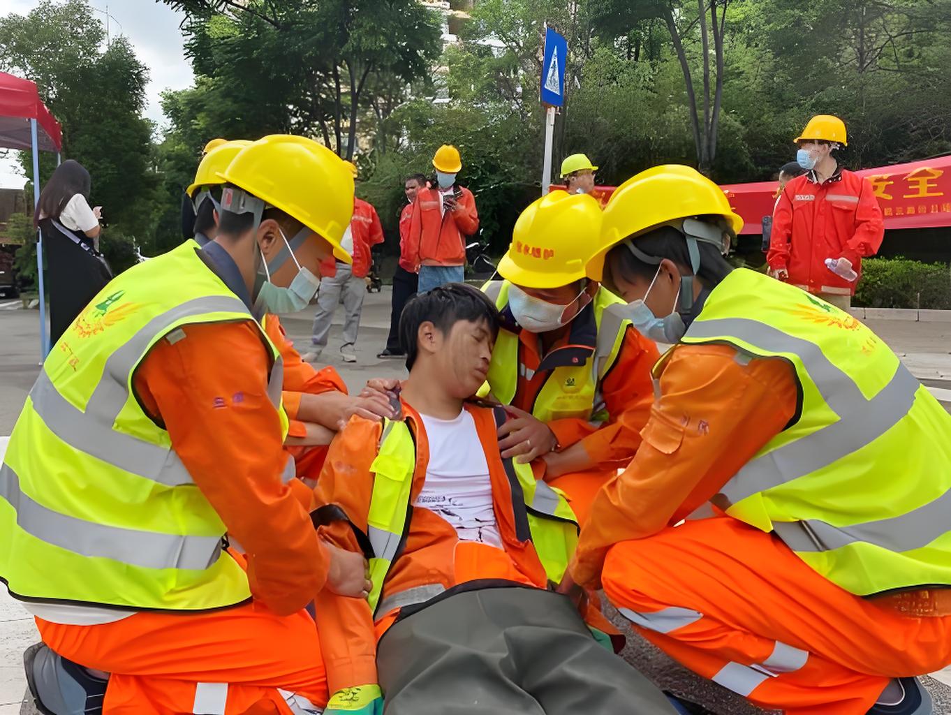 应急救援反光背心适用材质深度解读