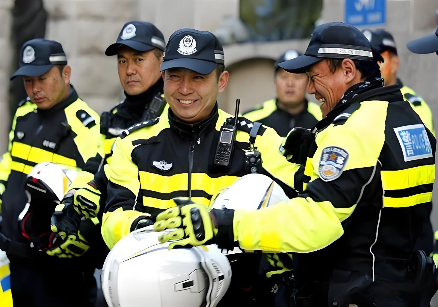 警用春秋执勤服款式设计功能性与人性化设计要点解析