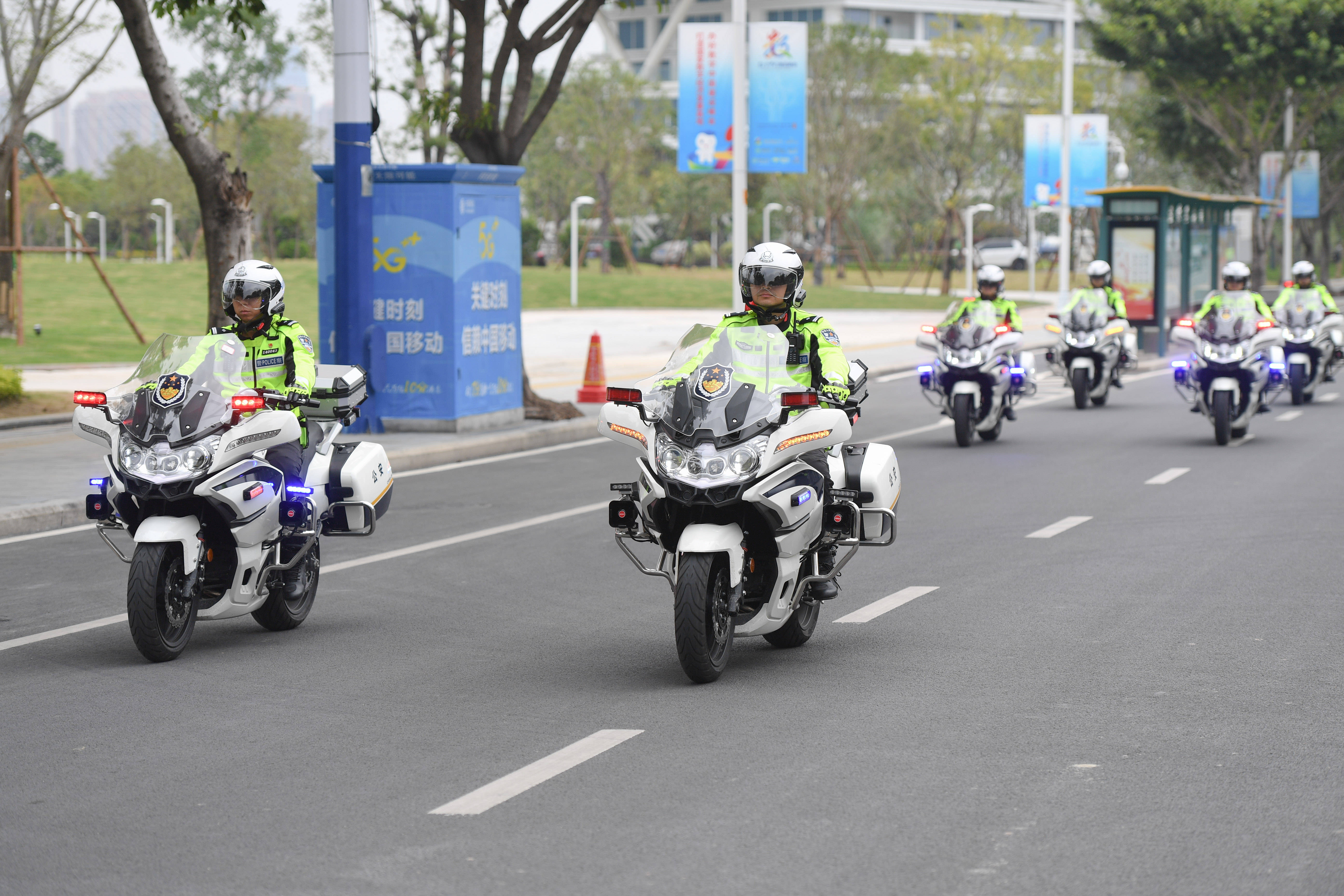 警用骑行夹克材质解读：安全、舒适与耐用