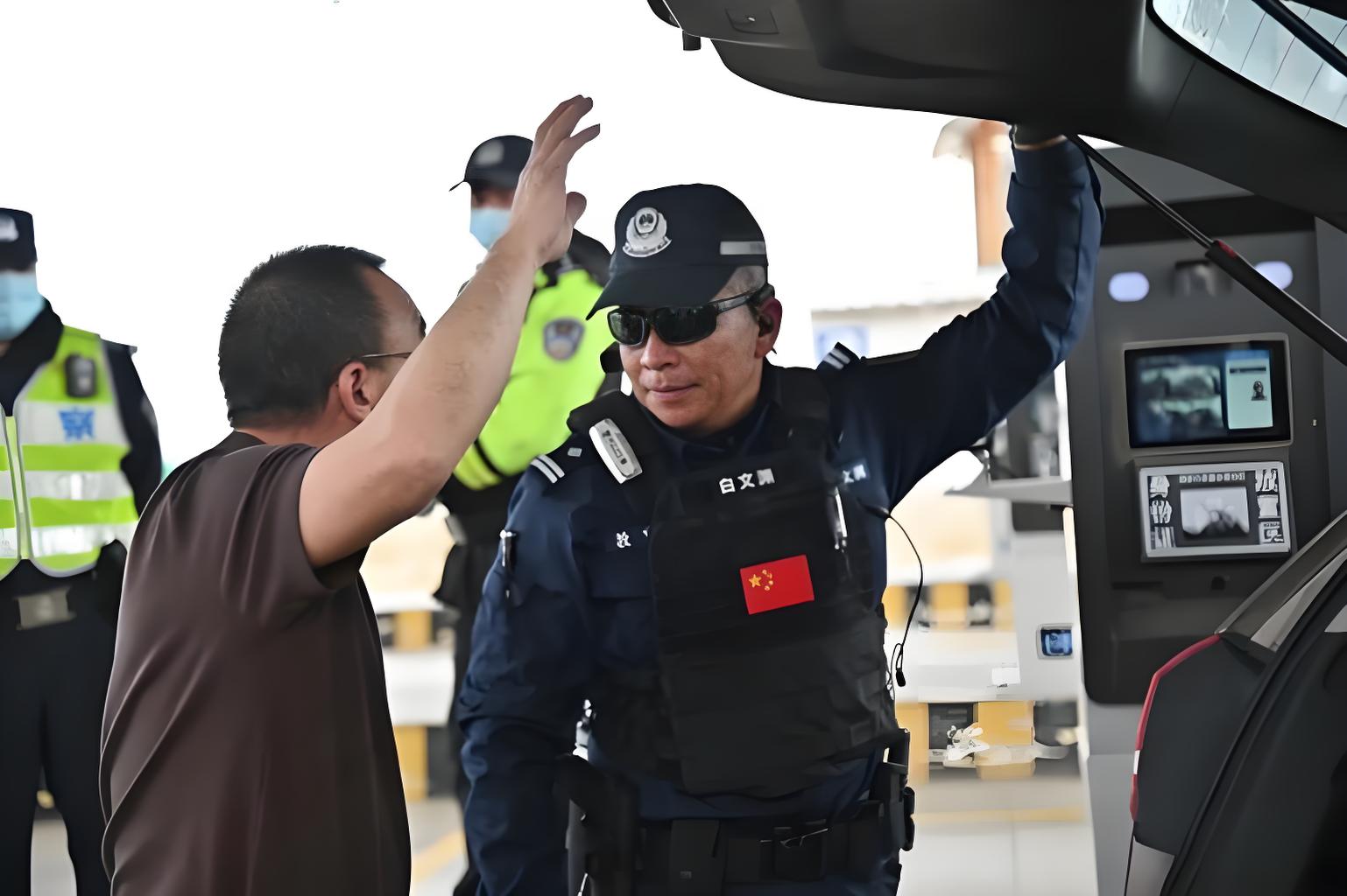 如何选择你的隐形铠甲？战术防刺背心款式类别解读