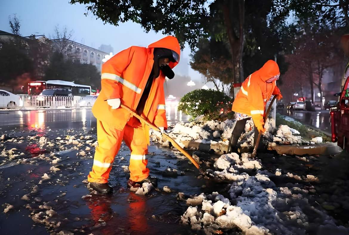 反光雨衣从选品到定制：企业采购的决策指南